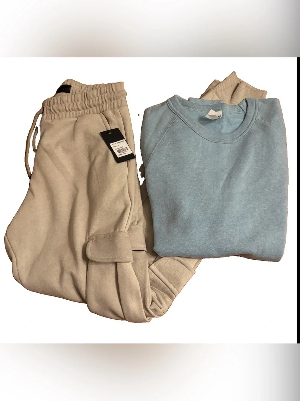 Men’s Steve’s Jeans Cargo Sweatpants & Alternative Light Blue Sweatshirt - Small